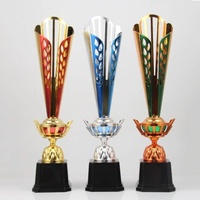 Trofeo de Plástico Personalizado con Temática Deportiva, Trofeo Calado, Copa de Premiación para Estudiantes y Eventos Corporativos