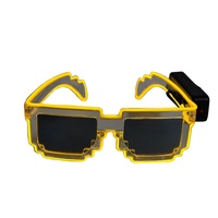 Nouveau Design LED Glowing Disco Pixel Lunettes Bar Party Atmosphere Props-Lunettes de soleil en mosaïque pour les fournitures de fête de Noël