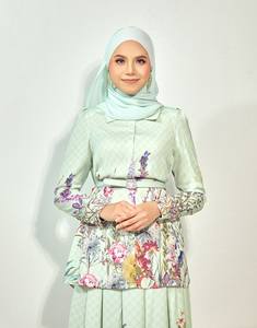 Robe musulmane moderne pour femmes malaisiennes SIPO Eid, satin uni, 2 pièces, dentelle florale verte, broderie, Baju Kurung - Product Image 3