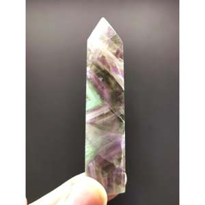 Punta de fluorita arcoíris: Una piedra preciosa de belleza ancestral y elegancia moderna, sanación con cristales, decoración del hogar, UNA PIEZA SOLO - Product Image 1