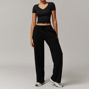 بيع بالجملة مخصص 0em Activewear مجموعة ملابس رياضية للنساء طقم سويتشيرت نسائي بأكمام قصيرة قطعتين - Product Image 5