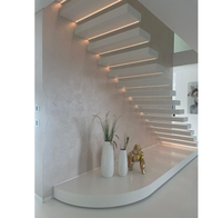 Rénovation d'escaliers résidentiels, escaliers intérieurs, escalier moderne en forme de U avec marches en pierre de marbre, projet d'escalier de villa