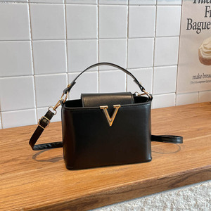 <span class=keywords><strong>Sac</strong></span> à main de luxe pour <span class=keywords><strong>femme</strong></span> avec accent métallique en V, nouvelle mode, 10 couleurs, <span class=keywords><strong>sac</strong></span> à <span class=keywords><strong>bandoulière</strong></span> avec poignée supérieure - Product Image 4