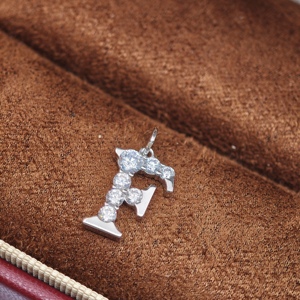 Collar con colgante de letra en plata 925 de UM Jewelry Classic para mujeres, niños, aniversarios, regalos de boda y ocasiones festivas. - Product Image 4