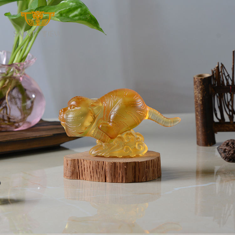 SAINT-VIEW Business Souvenir Custom LOGO Gift High Grade Liuli Statue Tiger Interior Decoration