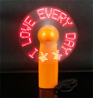 Vente en gros Cadeau d'entreprise Mini ventilateur Batterie remplaçable Affichage LED Ventilateur de message LED portable