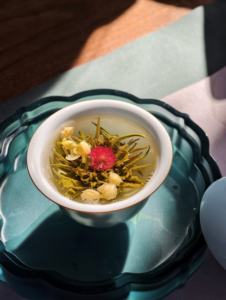 Bola de té del Dragón jazmín hecha a mano-Juego de regalo floreciente tradicional "Double Dragons Dance" - Product Image 4