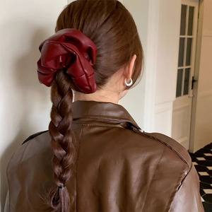 إكسسوارات شعر PU عتيقة وعصرية للفتيات تصميم رائع رائع على شكل دائرة شعر كبيرة مناسب أنيق متعدد الاستخدامات للحفلات وهدايا الأعياد - Product Image 3