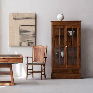 Vitrina de Madera con Puertas de Vidrio Enmarcadas, Diseño Moderno y Minimalista, Ahorro de Espacio, Mueble Hecho a Mano para Sala de Estar, Estilo Africano - Product Image 6