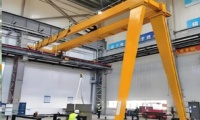 Pont roulant semi-portique à double portique économique 3-10 tonnes avec moteur, roulement, boîte de vitesses, certifié CE ISO, hauteur de levage 36M