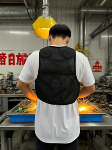 Gilet Rinfrescante Intelligente Stile Tuta Estiva con Tecnologia Peltier per Lavoratori Edili, Gilet Riscaldato per Esterni in Poliestere - Product Image 3