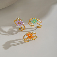 18K Vergoldete Edelstahl-Blumenringe mit Perlen und CZ-Strass, Stapelbare Ringe für Damen, Trendiger Modeschmuck im Großhandel