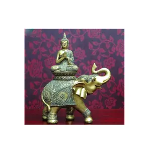 東南アジアスタイルの仏と象の像