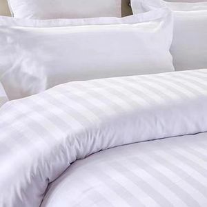 Parure <span class=keywords><strong>de</strong></span> lit 4 pièces en satin rayé pour hôtel, style minimaliste pour gîtes, draps, <span class=keywords><strong>housse</strong></span> <span class=keywords><strong>de</strong></span> <span class=keywords><strong>couette</strong></span> et taies d'oreiller en <span class=keywords><strong>lin</strong></span> d'hôtel, directement <span class=keywords><strong>de</strong></span> l'usine - Product Image 5