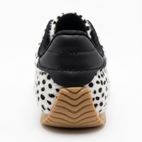 Vente en gros OEM Chaussures de sport rétro pour femmes en PU et daim synthétique à imprimé taches de dalmatien, chaussures de tous les jours, semelle extérieure en TPR caramel, baskets à lacets