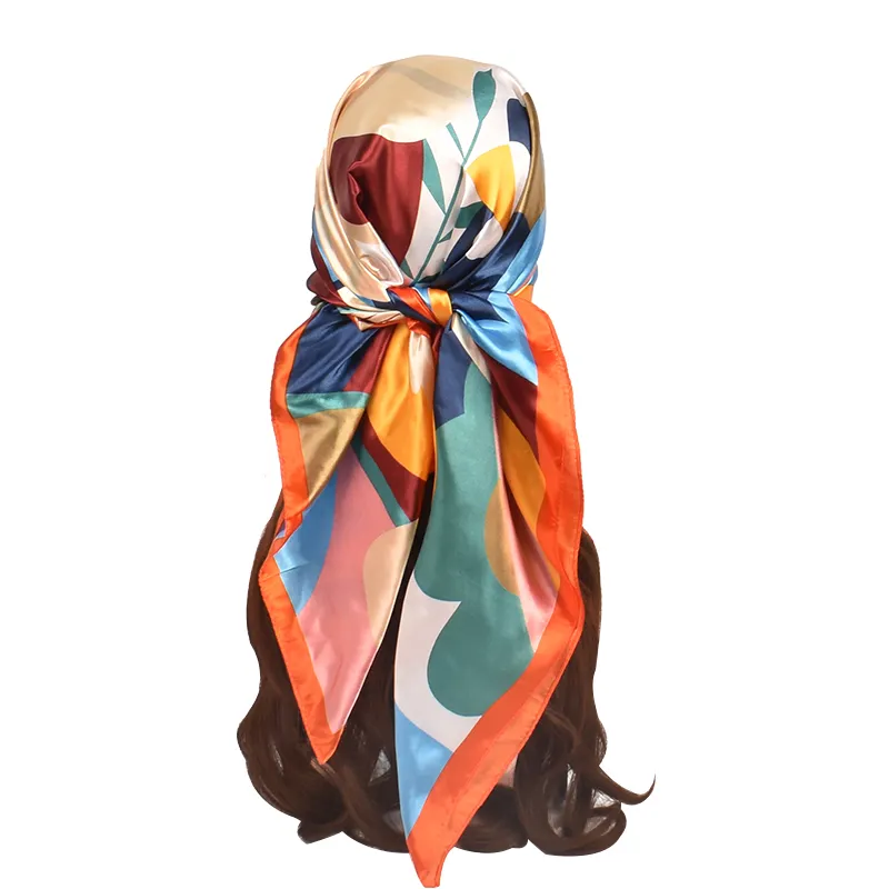 Bufanda cuadrada grande de satén de 90 de alta calidad, nuevo patrón Popular Floral, diadema estampada, chal de lujo para protector solar de mujer