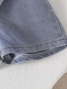 Completo da <span class=keywords><strong>bambina</strong></span> 2026 in stile western: Top a righe con risvolto e pantaloncini in denim con orlo floreale ricamato irregolare - Abbigliamento per bambine - Product Image 6