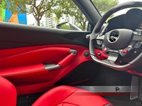 Vente en gros d'usine, housses de siège de haute qualité pour remplacement de sièges Ferrari avec cuir rouge