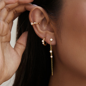 Juego de Aretes 3 en 1 de Acero Inoxidable con Oro de 18K y Circonitas, Diseño de Borla Delantera y Trasera, Lágrima, Huggie y Clip, Hipoalergénicos, Joyería Fina para Regalo - Product Image 1