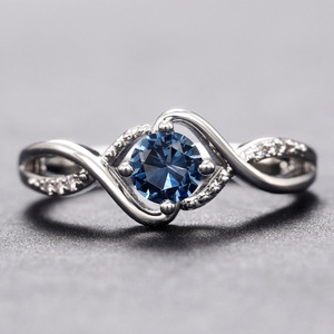 Anello Ondulato per Donne, Accessorio da Dito Semplice e alla Moda per Uso Quotidiano - Product Image 2