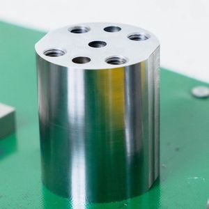 Servicio de Torneado y Fresado CNC de Precisión AMT VINA, Piezas Metálicas Personalizadas de Acero, Aluminio y Cobre, Proveedor para la Industria Automotriz y Aeroespacial en Vietnam - Product Image 2