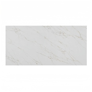 ชุด calacatta หินเทียมแผ่นหินวิศวกรรมลายทางสีทองขัดเงาเคาน์เตอร์ห้องครัวหรือห้องน้ำ