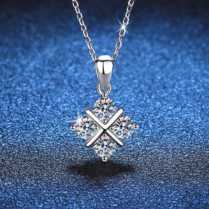Collier élégant et classique en argent sterling S925 plaqué or avec pendentif croix et attrape-rêves en moissanite pour femme - Product Image 2