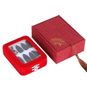 เล็บปลอมเรซิ่น ความยาวปานกลาง แบบกดติด 12 ชิ้น บรรจุกล่อง - Product Image 4