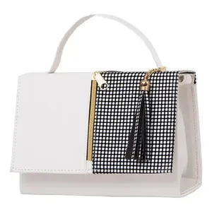 Borsa a Tracolla Bianca Candela da Donna Fana, 7 Pollici, Design con Nappine in PU, Stile Estivo - Product Image 3