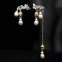Anting klip on mutiara asimetris untuk wanita desain bunga kustom anting perak murni berlapis emas 18K perhiasan bagus