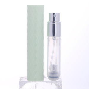 ขวดน้ำหอมรีฟิลรูปทรงเพชรขนาด 5 มล. ขวดพกพาสำหรับเดินทางพลาสติกสีเขียว - Product Image 1