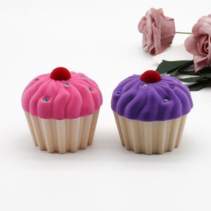 Boîte à bijoux en velours gâteau sophistiqué personnalisé avec emballage de bijoux floqué et belle boîte cadeau - Product Image 6