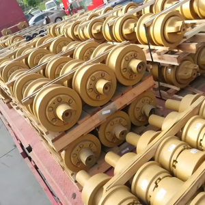 بكرة حاملة أحادية الجانب، بكرة حاملة مزدوجة الجانب، وقطع الهيكل السفلي لنظام المسار الرباعي للبلدوزر D155 - Product Image 2
