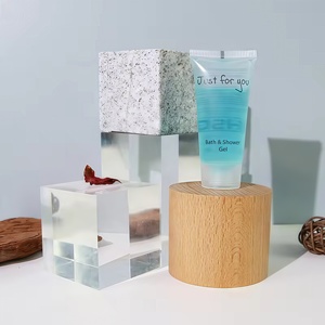 Set de Cuidado Capilar Herbal Orgánico de Alta Gama - Champú y Gel de Ducha Sin Parabenos con Fórmula Concentrada para Hoteles de Lujo - Product Image 4