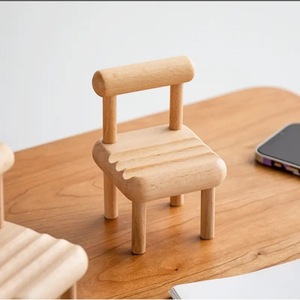 Mini Soporte de Madera para Teléfono, Accesorio de Escritorio, Color Madera Natural - Product Image 1