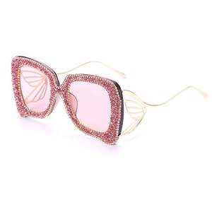 Lunettes de soleil carrées tendance de luxe pour femmes avec logo personnalisé, monture papillon et strass - Product Image 4