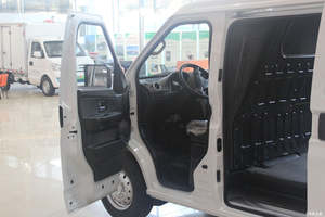 DFSK EC35 Camioneta Eléctrica Mini Van con Volante a la Derecha, 4x2, Cabina Simple, Nueva, con Cámara Trasera - Product Image 5