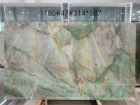 Panneau mural en quartzite vert émeraude royal de luxe, poli et rétroéclairé, en quartzite Verde Gaya, avec jointure en V, pour îlot de cuisine en pierre verte