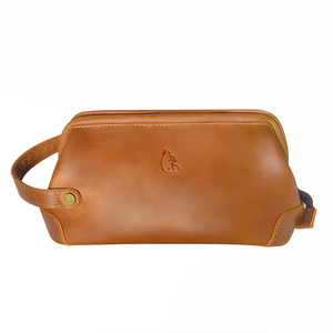 Beauty Case <span class=keywords><strong>da</strong></span> <span class=keywords><strong>Viaggio</strong></span> in Pelle di Alta Qualità per <span class=keywords><strong>Uomo</strong></span> con Astuccio Cosmetico e Chiusura a Cerniera, Design alla Moda con Motivo a Lettere - Product Image 4