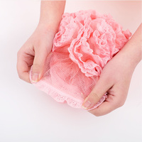 Éponge de bain en maille PE naturelle, jolie éponge de nettoyage du corps, en dentelle, pochette de bain, LOGO personnalisé, boule de bain exfoliante pour femmes, vente en gros