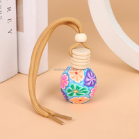 Mini diffuseur de parfum pour voiture 8 ml, motif fleurs mélangées, flacon suspendu, pendentif personnalisé, bouchon à vis, pot en argile polymère de haute qualité, emballage de volume