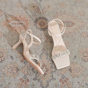 Sandalias de tacón bajo fino para mujer, estilo francés, con correa de botón y cristales, estilo hada, para verano - Product Image 4