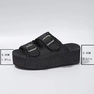 2024 nuove pantofole con suola spessa taglie 35-43 con tacco in Denim fibbia sandalo con un piede per donna e abbigliamento estivo pantofola - Product Image 5