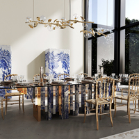 Meubles d'hôtel personnalisés, design sophistiqué, table à manger Heritage avec carreaux peints à la main et laiton poli