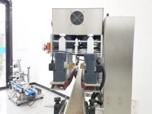 Haute efficacité <span class=keywords><strong>Auto</strong></span> Six têtes bouteilles en plastique bocal en verre couvercle de pulvérisation bouchon capsulage vissage étanchéité fermeture Machine - Product Image 4