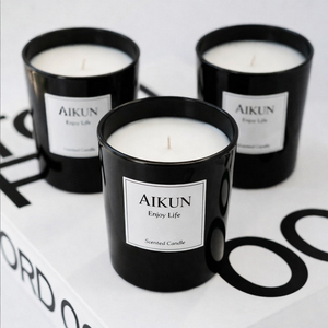 เทียนหอมกลิ่นเบอร์กามอตและกุหลาบ AIKUN ในโถแก้วสีเขียว เทียนหอมจากถั่วเหลือง กลิ่นอโรมาเธอราพีแบบกำหนดเอง สำหรับห้องนั่งเล่นและวันหยุด - Product Image 5