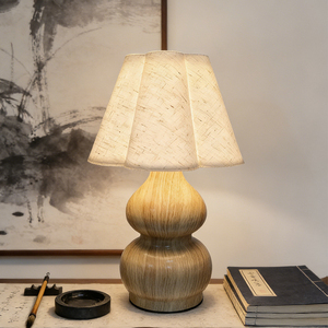 Lámpara de Mesa Crystal Gold AC con Pantalla Ondulada, LED Blanco Cálido Suave de 2700K, Botón Manual, Tamaño Mediano, Decoración Moderna para Dormitorio, CRI 90 - Product Image 1