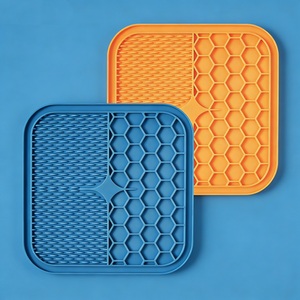 Alfombrilla de silicona para alimentación lenta de perros y gatos con espátula, cuenco para comer con base antideslizante y ventosas para la salud de tu mascota - Product Image 2