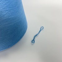 Fil mélangé polyester-coton teint 60S TC 80/20 à filature fine avec technique OE pour la confection de linge de lit de luxe et la broderie