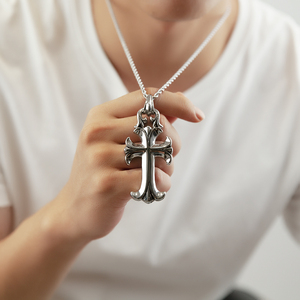 Collana con ciondolo a croce in acciaio inossidabile stile Punk con ciondolo con motivo Hip Hop personalizzato alla moda - Product Image 1